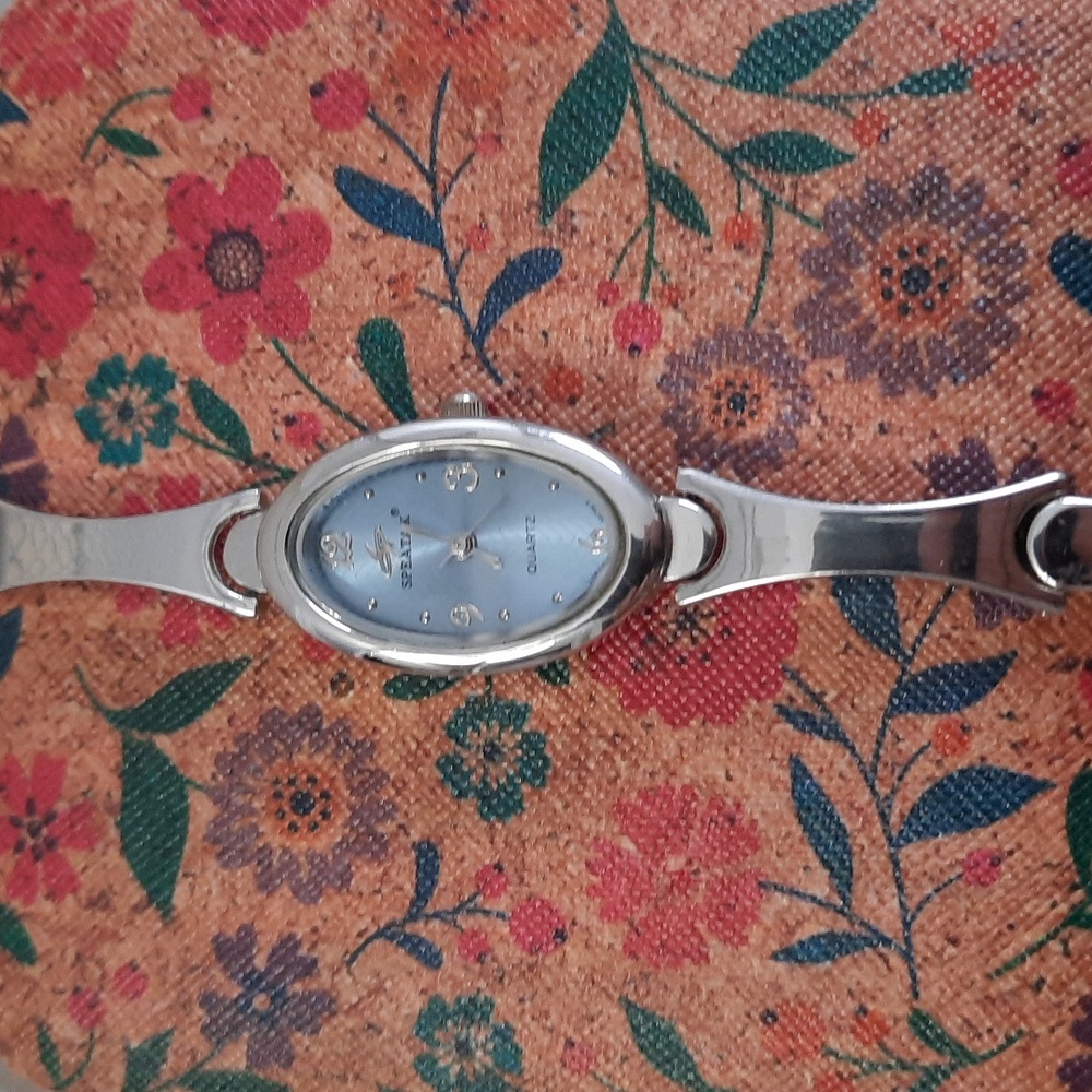 Speatak Silver Wearable Watch